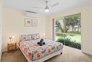 Iron/ironing board, WiFi - Riverview Modern Haven | Entire 4BR Home (Riverview)
