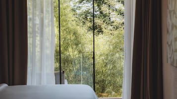 Luxury Villa, 2 Bedrooms | Desk, laptop workspace, free WiFi