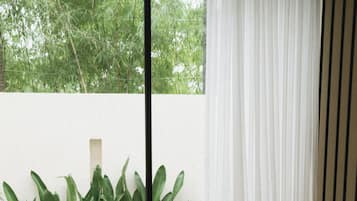 Villa Luxury, 2 camere da letto | Area soggiorno | Smart TV 20 pollici con canali digitali