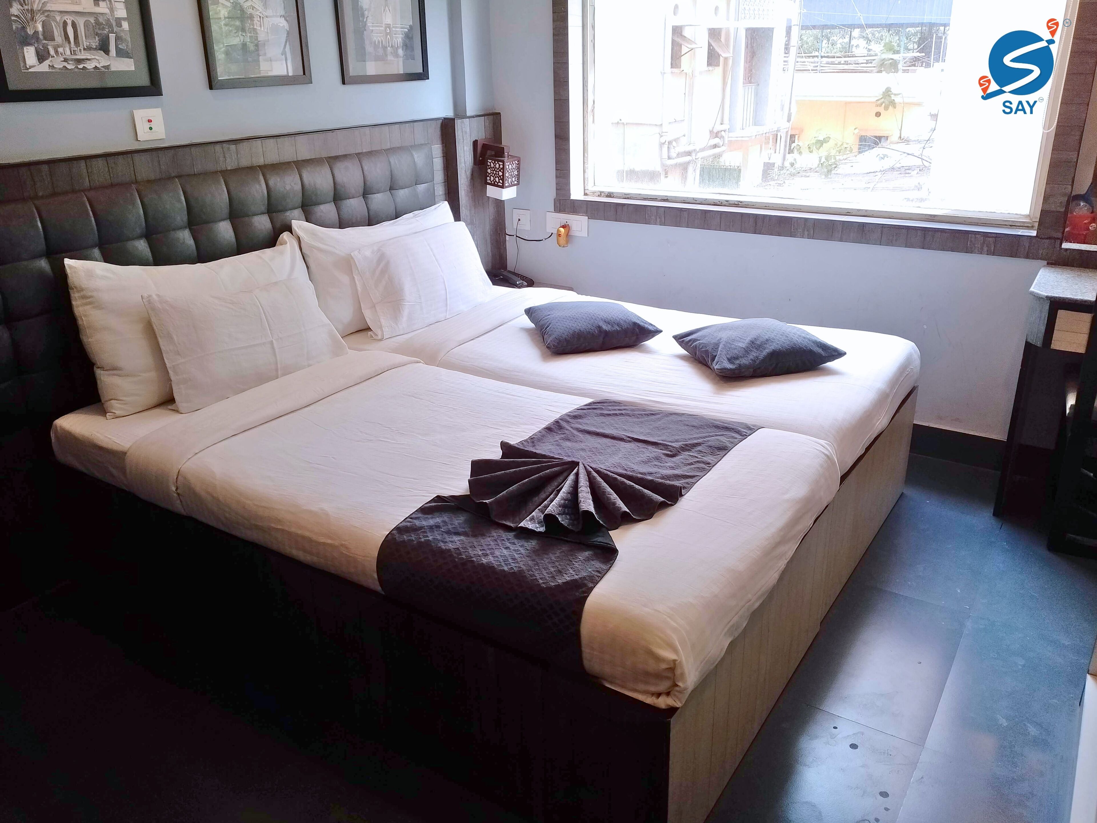 Laptop workspace, free WiFi