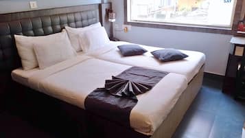 Laptop workspace, free WiFi