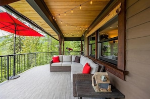 Terrace/patio - Exclusive Mountain Ranch Lodge | 7 mins to Silver Star | Ideal for Big Groups (Vernon)