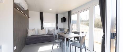 Mobile Home | Living room