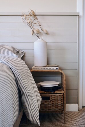 WiFi, bed sheets - Skippers Hideaway - A Peaceful Coastal Escape (The Entrance North)