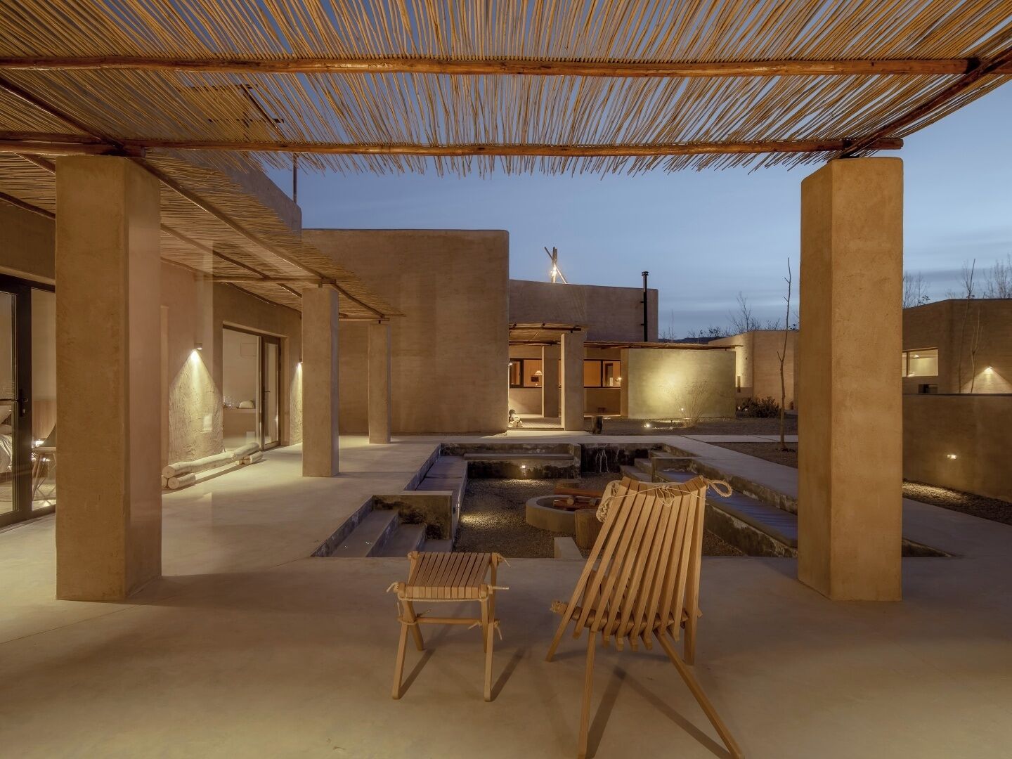 المنشأة من الخارج