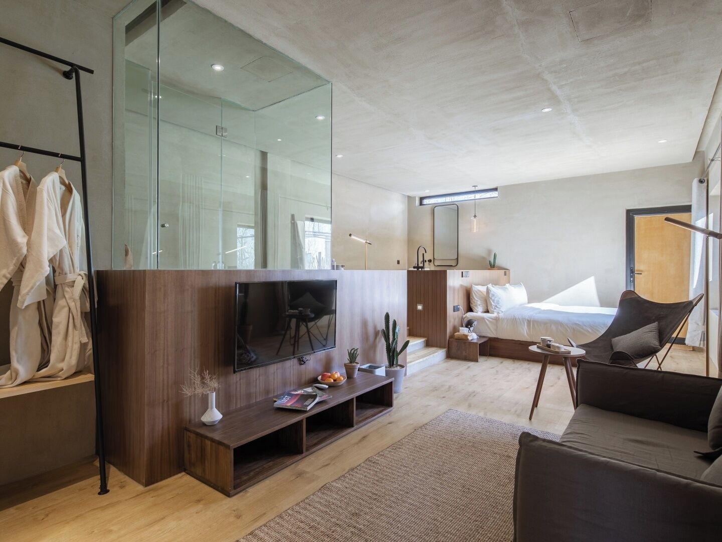 Habitación doble Prestigio, vista al patio | Baño | Amenidades de baño gratuitas, secadora de cabello, batas, pantuflas 