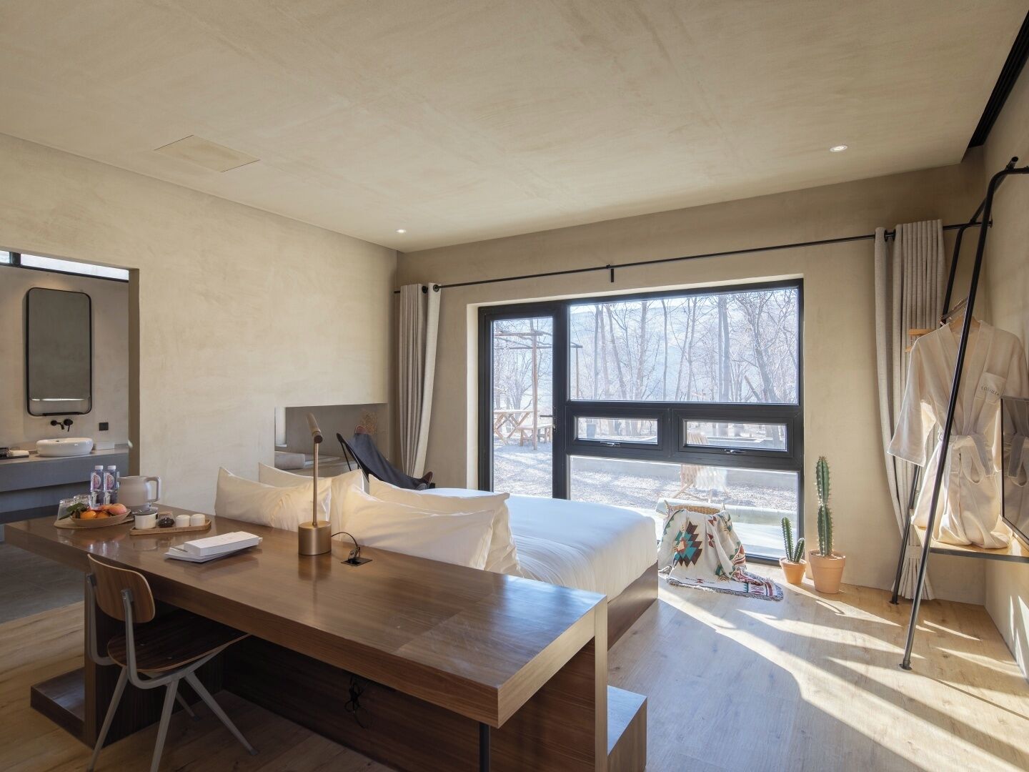 品质双人房, 庭院景观 | 迷你吧（备有免费物品）、办公桌、遮光窗帘、免费 WiFi