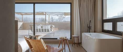 Chambre luxueuse double, vue sur la colline | Vue de la chambre