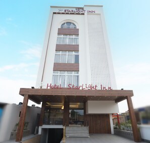 Front of property - Hotel Starlight Inn (Mohanpur)