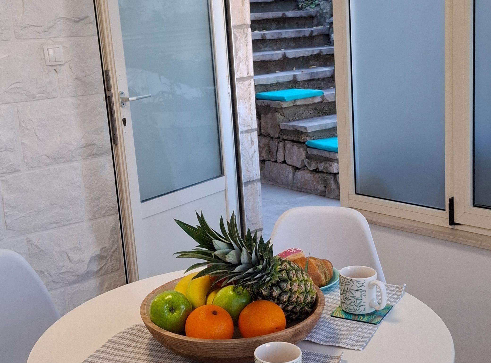 Apartment (Magnolia Art Studio) | Dining room