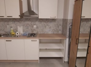 Studio (Studio Apartment With Balcony) | Wohnzimmer