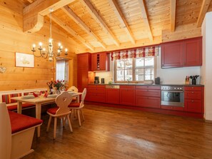 Dining - Rustic Apartment near Leogang with Alpine View (Leogang)