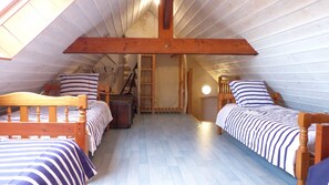 3 bedrooms, iron/ironing board, free WiFi, bed sheets - Traditional Breton house close to the sea (Saint-Pierre-Quiberon)