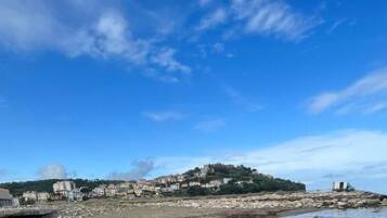 Deluxe-Dreibettzimmer, Balkon, Stadtblick | Verschiedenes