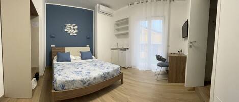 Deluxe Triple Room, Balcony, City View