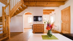 House | Living room - Geraumiges Ferienhaus im Landhausstil im Vital Camp Bayerbach (Bayerbach)