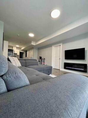 智能电视、壁炉