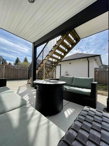 Modern 3BR w/ Patio + Fireplace | Self Check-in