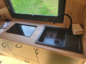 Fridge, microwave, oven, stovetop - KE-Tiny Settlement House Buddy (Oerlenbach)