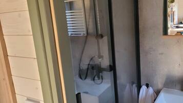 Dusche, Handtücher, Seife, Toilettenpapier