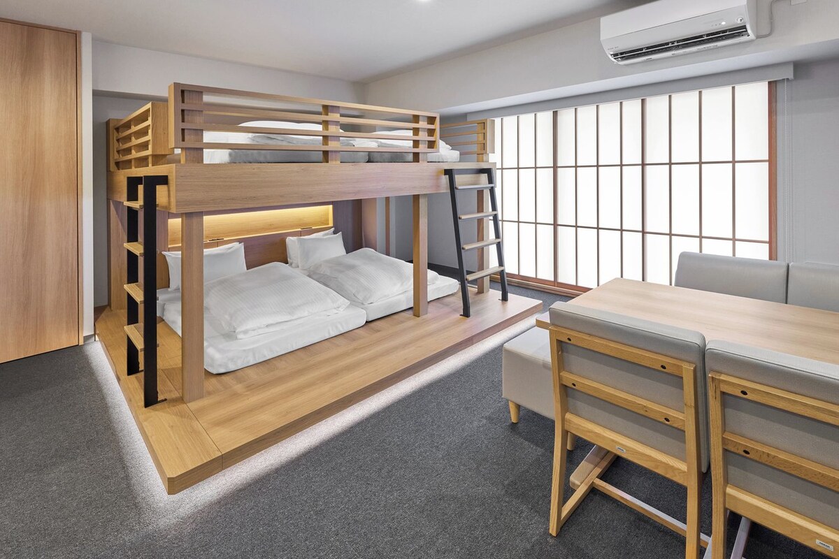 Estudi (Superior One-Bedroom Family Apartment) | Cobrellits, caixa forta a l'habitació, wifi gratuïta i roba de llit 