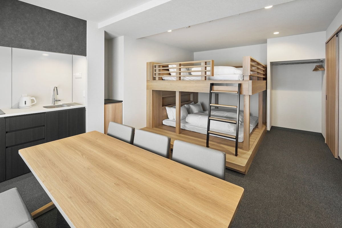 Căn hộ Superior, không hút thuốc (One-Bedroom Family, for 6) | Chăn bông, két bảo mật tại phòng, nôi (giường cho trẻ sơ sinh) miễn phí