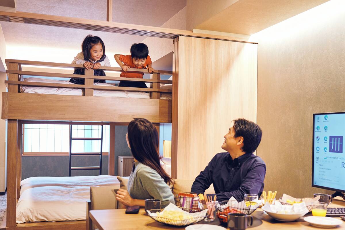 Superior appartement, niet-roken (One-Bedroom Family, for 6) | Donzen dekbedden, een kluis op de kamer, gratis babybedden, gratis wifi