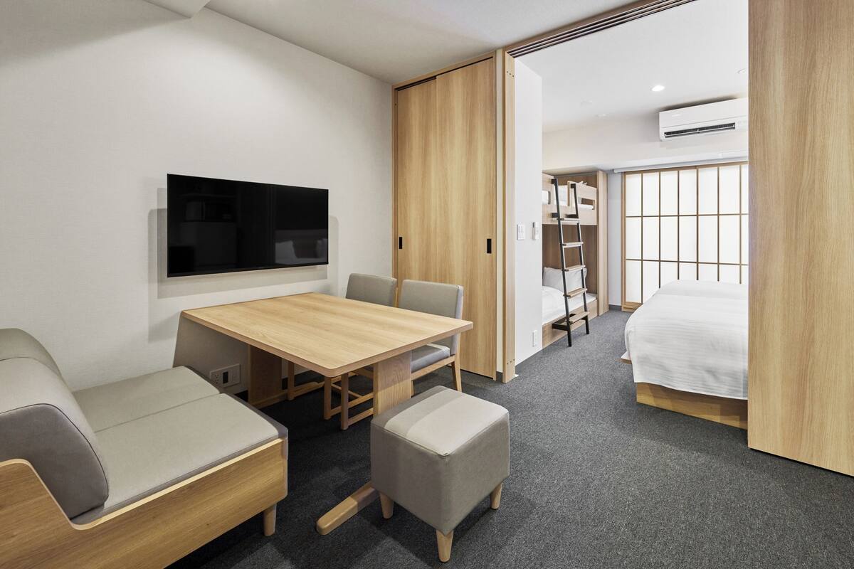 Down comforters, in-room safe, cribs (free), WiFi (free)