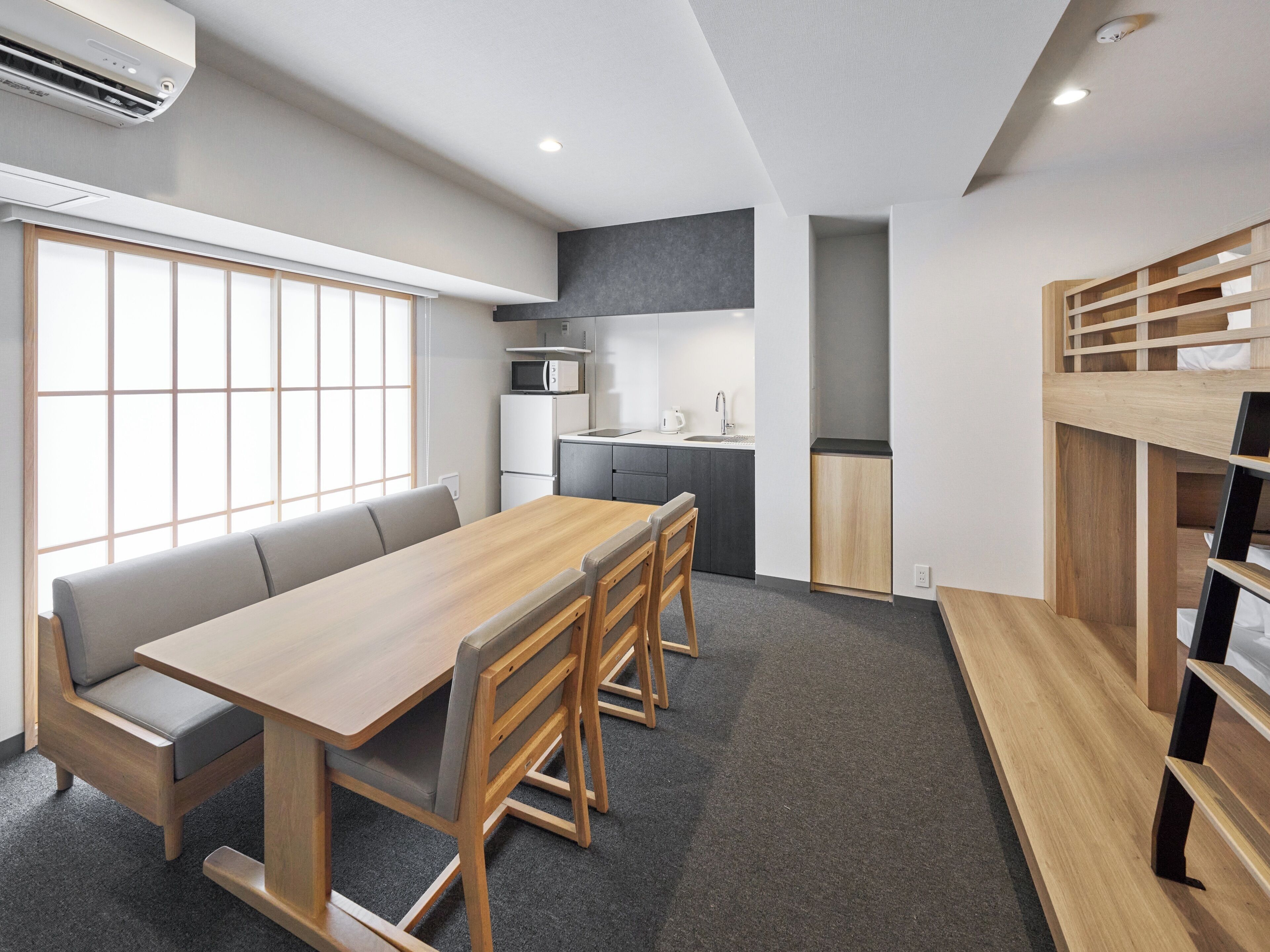 Superior Apartment, Non Smoking (One-Bedroom Family, for 6) | Ruang tamu