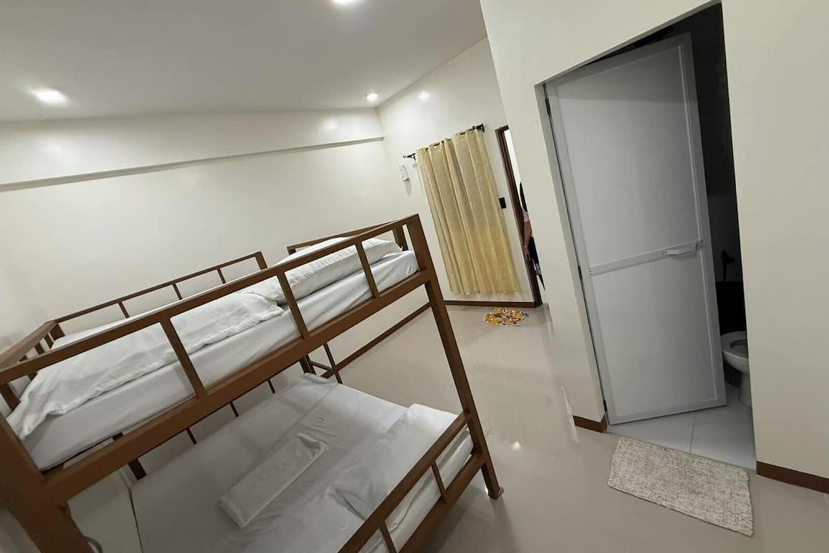 Superior Quadruple Room | Free WiFi