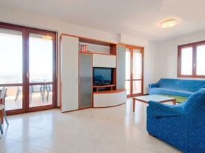 TV - Apartment Royal by Interhome (Alghero)