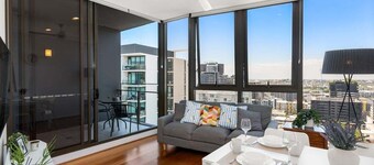 Urban Lifestyle 2BR Apt/ Convenient Location / Free Parking