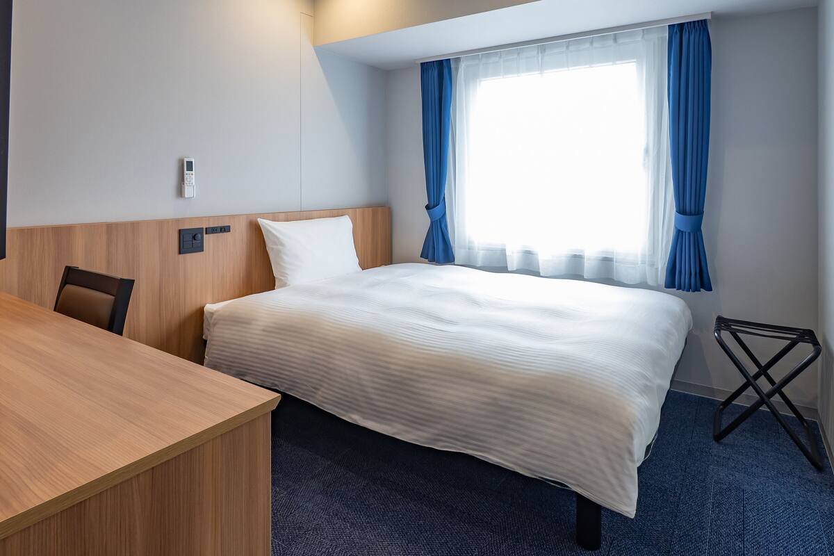 Espace de travail pour ordinateur portable, rideaux occultants