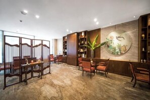 Lobby lounge - Lotus Hotel (Chengdu Kuanzhai Alley People's Park) (Chengdu)