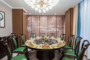 Restaurant - Lotus Hotel (Chengdu Kuanzhai Alley People's Park) (Chengdu)