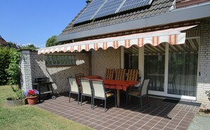 Outdoor dining - Familienfreundliches Einfamilienhaus "Adrian" by Interhome (Lübeck)