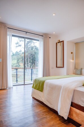 Quarto casal luxo, vista para o jardim | Wi-Fi de cortesia