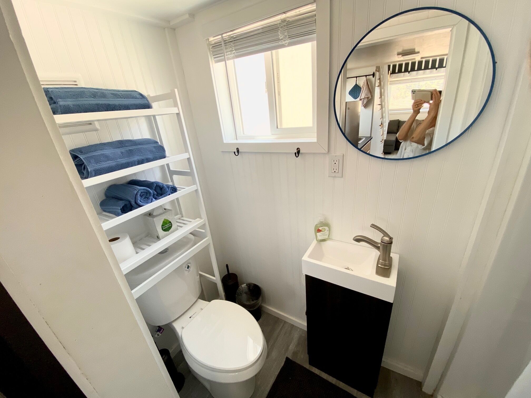 毛巾、肥皂、卫生纸