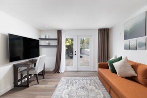 Living area - Private Pool Oasis: Modern 3BR/2BA. Sleeps 8 (San Diego)