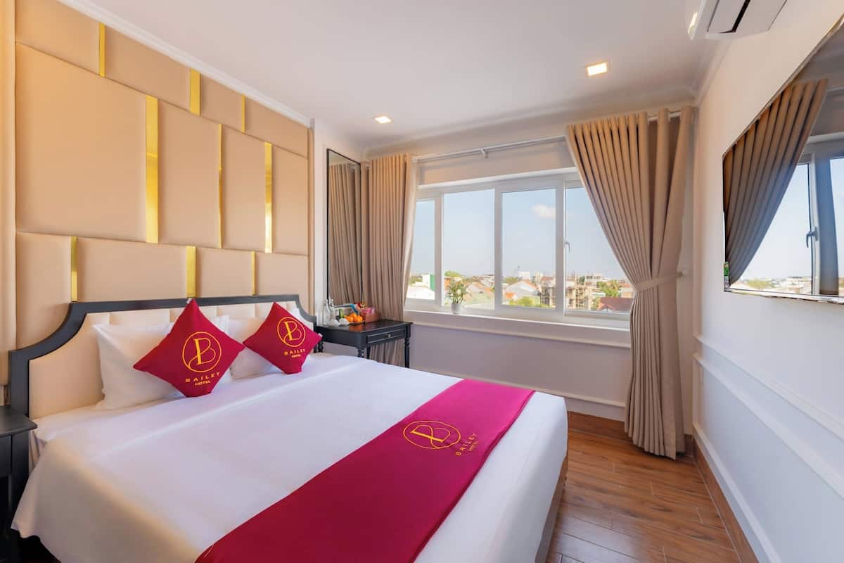 Deluxe Double Room | Premium bedding, down comforters, memory foam beds, minibar
