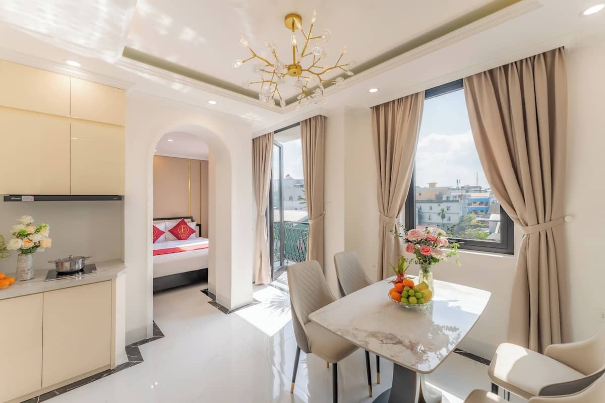 Herdplatte, Reiskocher, Kochgeschirr/Geschirr/Besteck, Gewürze