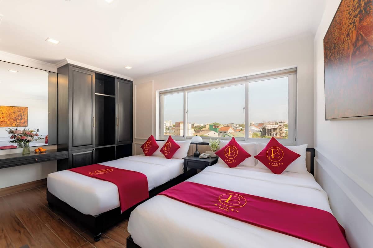 Deluxe Triple Room | Premium bedding, down comforters, memory foam beds, minibar