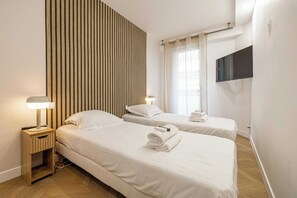 아파트 | 2 개의 침실, 노트북 작업 공간, 다리미/다리미판, 침대 시트