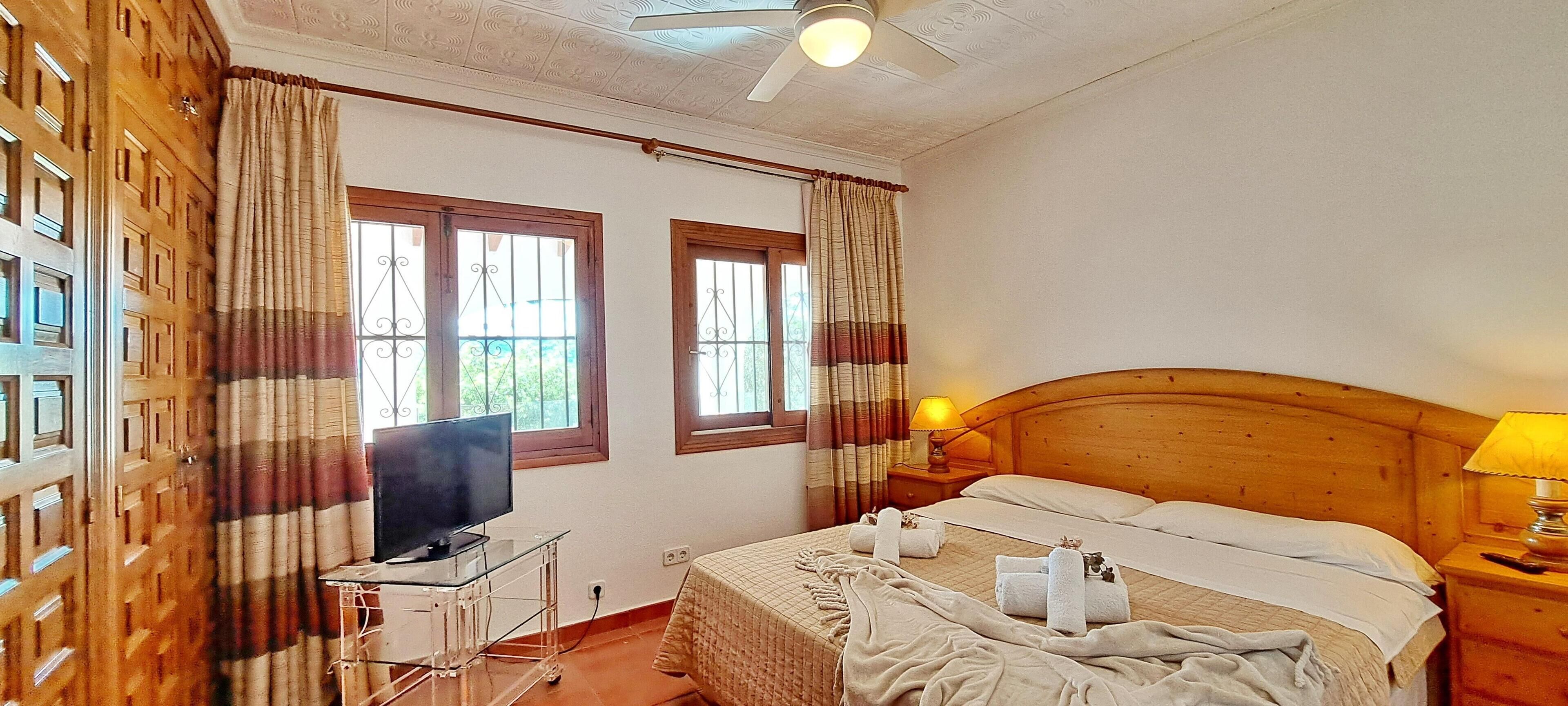 Iron/ironing board, WiFi