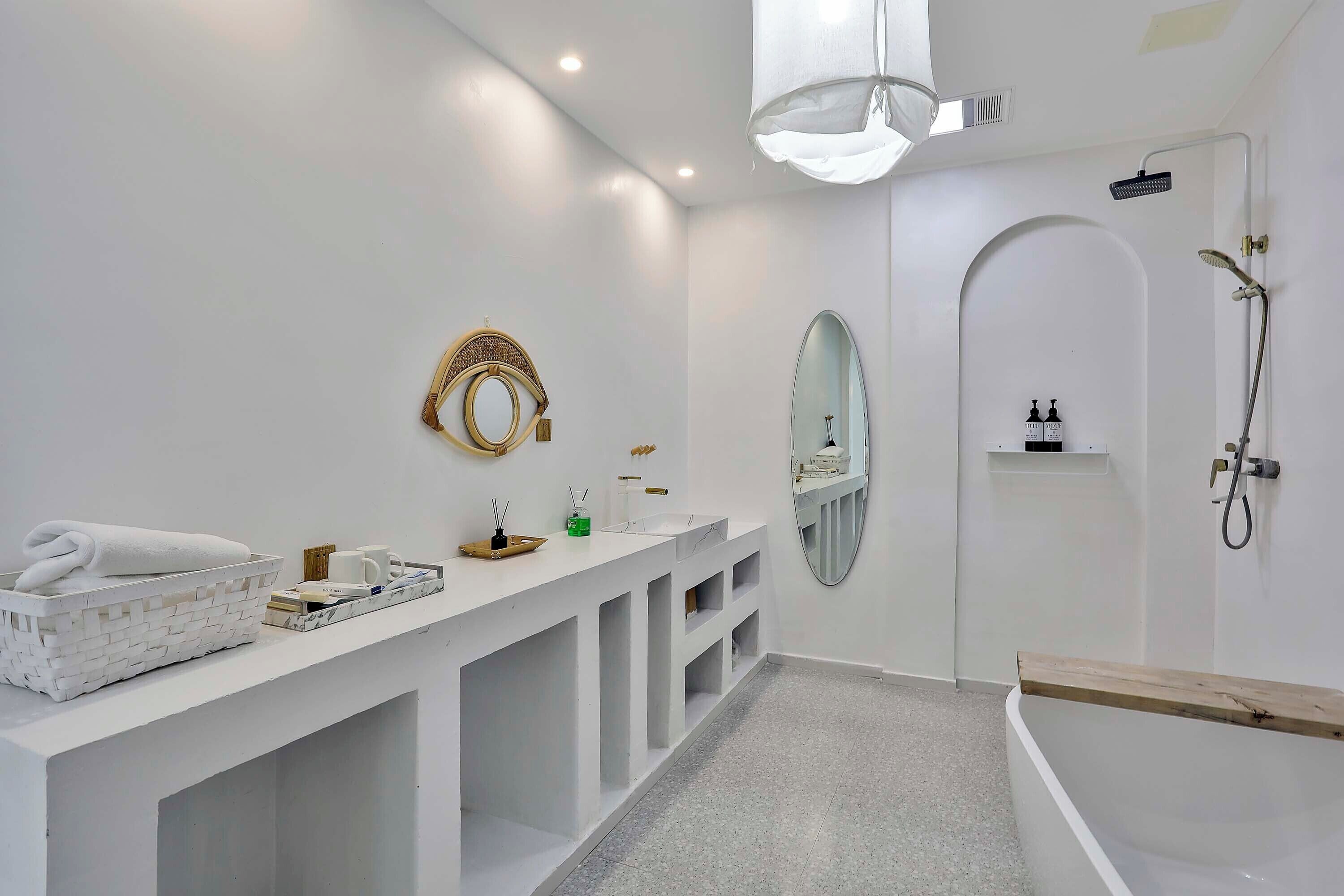 Romantic Double Room, River View | Bathroom | Free toiletries, hair dryer, bathrobes, slippers