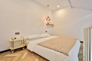 Duplex clássico, vista para o rio | Área de estar | TV