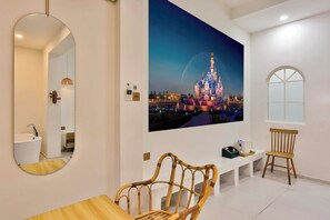 Comfort Double Room, Courtyard View | Desk, laptop workspace, blackout drapes, free WiFi - Shanghai Yinshu Courtyard Garden Hotel (Shanghai)