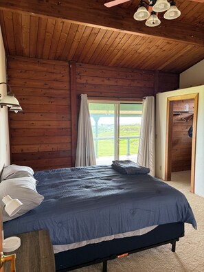 WiFi - Just minutes from Green Sands Beach and Volcano! (Naalehu)