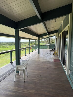 Terrace/patio - Just minutes from Green Sands Beach and Volcano! (Naalehu)
