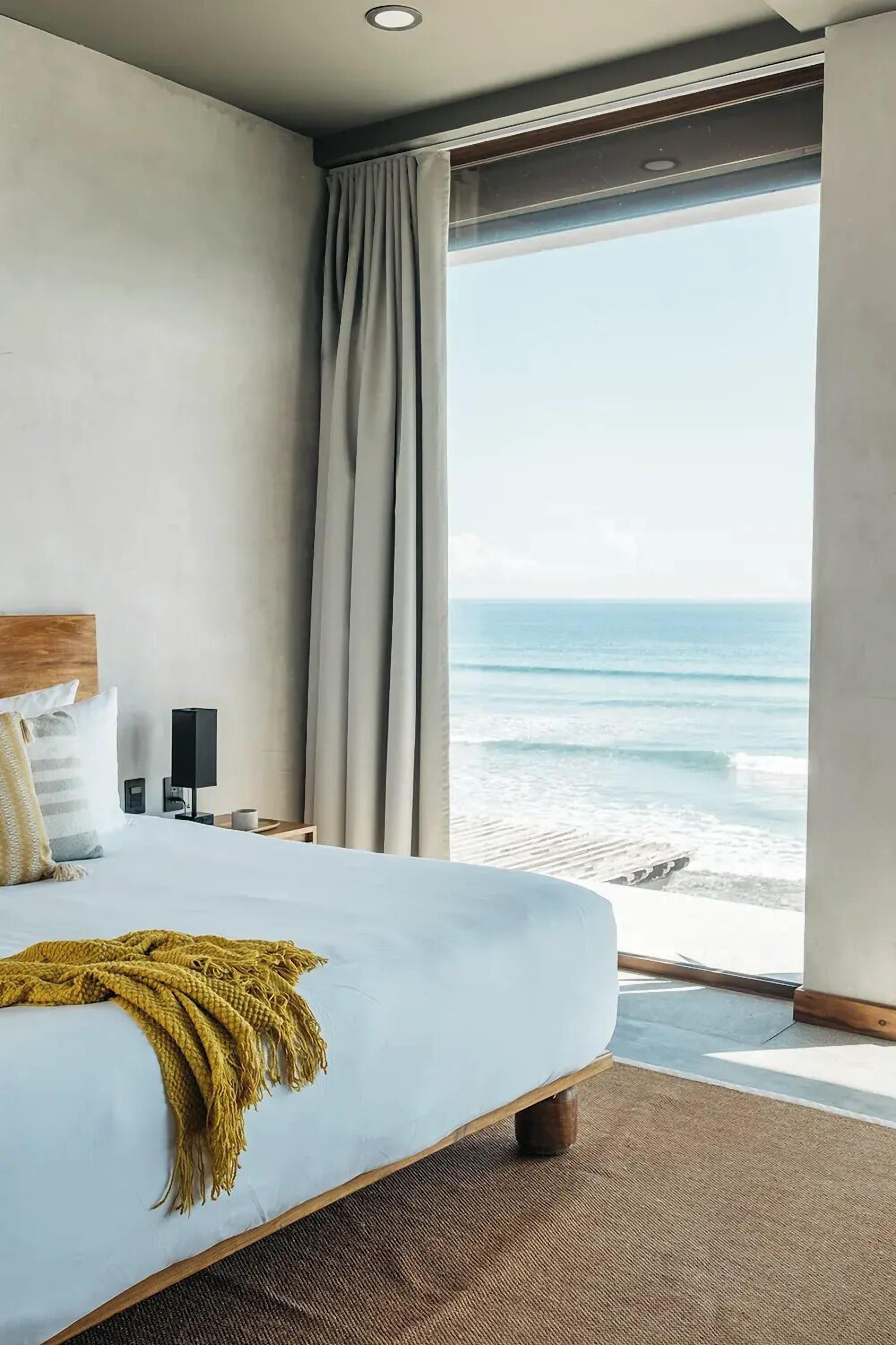 Iron/ironing board, travel crib, free WiFi, bed sheets